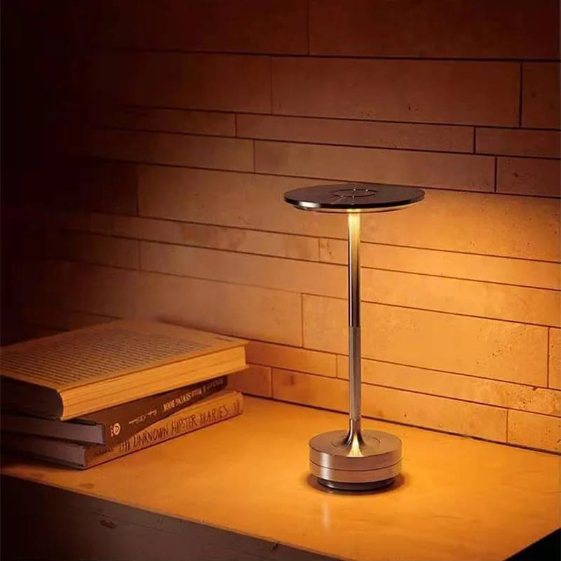 Luminária de Mesa LED Sem Fio Metal Recarregável