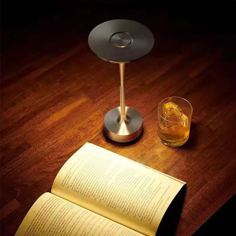 Luminária de Mesa LED Sem Fio Metal Recarregável