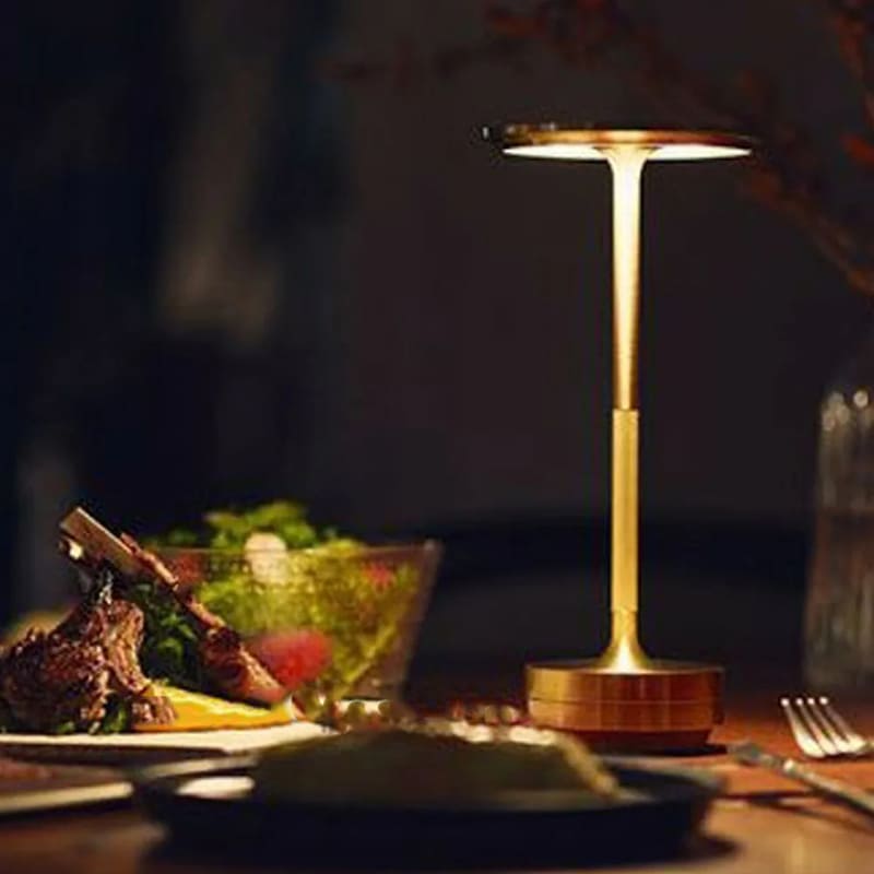Luminária de Mesa LED Sem Fio Metal Recarregável